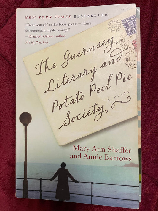 The Guernsey Literary and Potato Peel Pie Society: A Novel Paperback